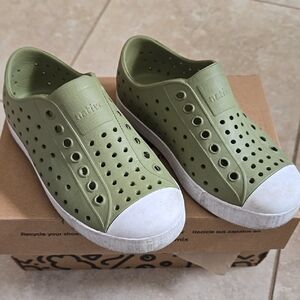 Native Kids Shoes - Green Slip-On Sneakers Size C11